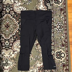 Athleta size L cropped leggings